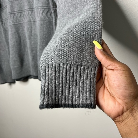 Obermeyer Men's Sweater Medium Textured Crew Neck Gray Lambswool Aspen Colorado - Picture 6 of 13
